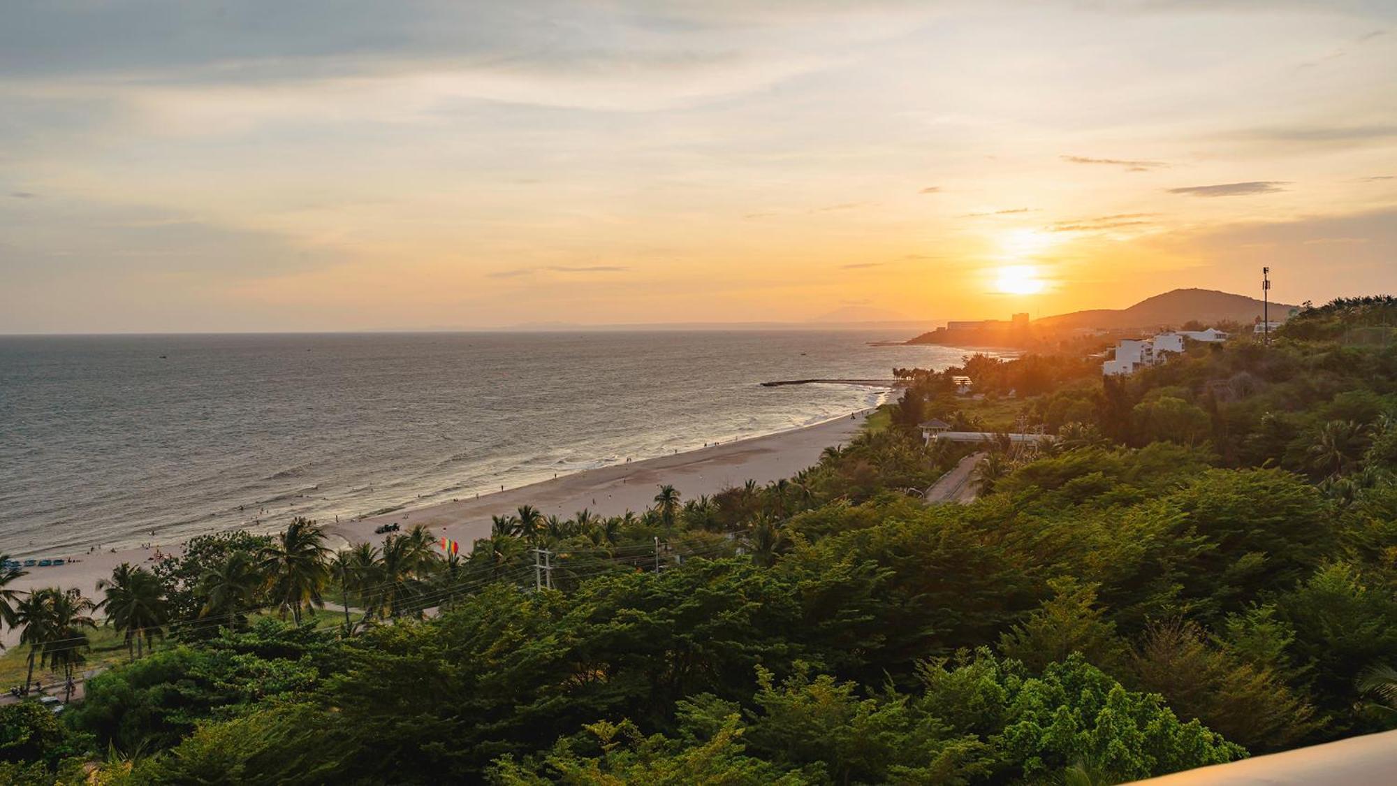 Casa Home - Ocean Melody - Beach Front 3Br Apartment Phan Thiết Buitenkant foto