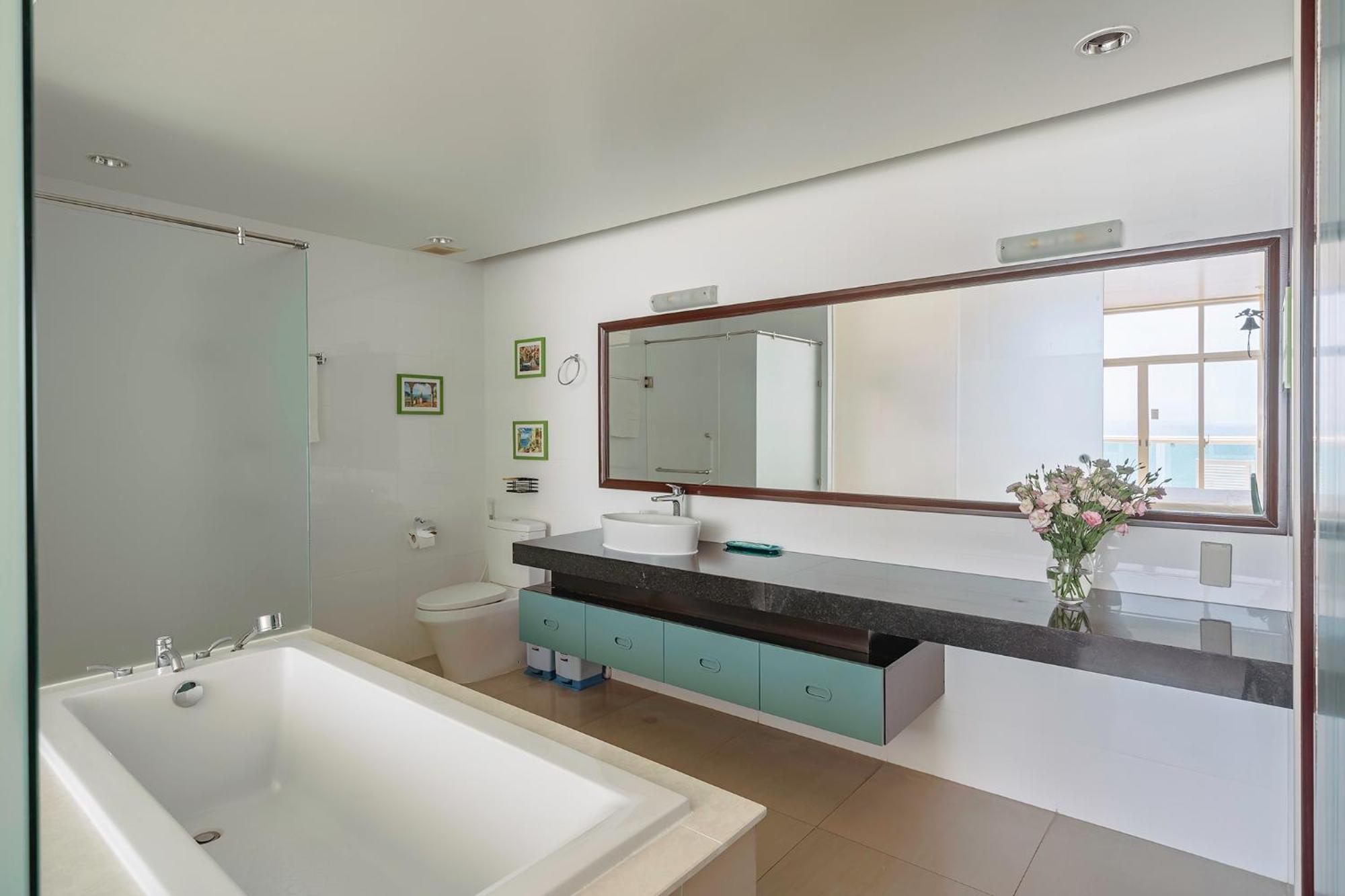 Casa Home - Ocean Melody - Beach Front 3Br Apartment Phan Thiết Buitenkant foto